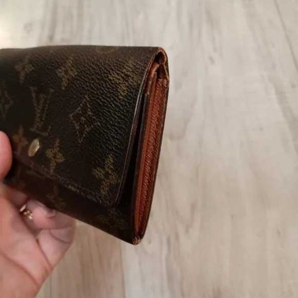 Louis Vuitton Portomone Zip Monogram Bifold Wallet - Picture 8 of 12